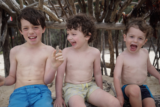 3-boys-photo-beach-2.jpeg 3-boys-photo-beach-2.jpeg